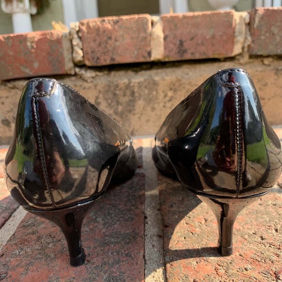 Women’s Guess Black kitten Heels - Picture 4 of 8